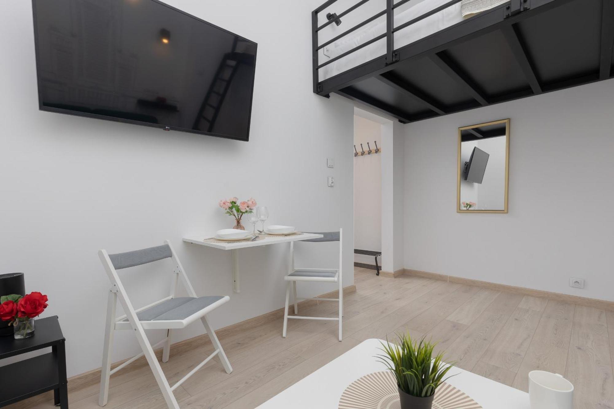 Aleja Wyzwolenia Studio With Mezzanine Warsaw Downtown By Noclegi Renters Varsóvia Exterior foto